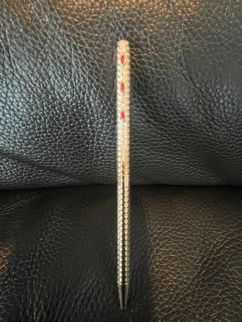 エステーデュポンS.T.DUPONT ボールペン 特注:宝石ダイヤ、ルビー装飾