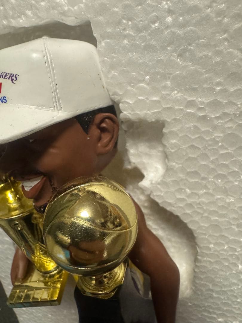 ロサンゼルス・レイカーズ フィギュア マジック・ジョンソン32番