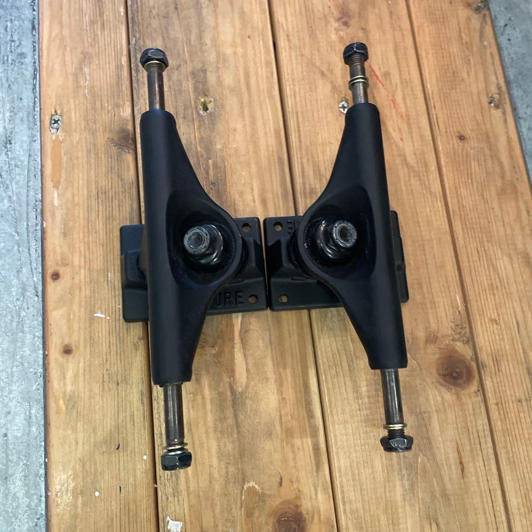 スケートボード VENTURE BLACK SHADOW ll 5.0 Hi