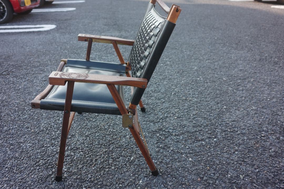 ピノワークスメッシュレザー　コンダクターズチェア　ウォールナット HIJIWAR