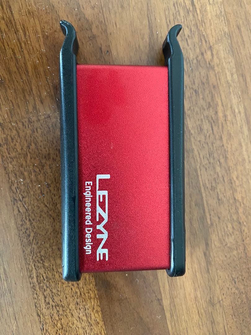 パンク修理用品セット（Elite ボトル/チューブ/CO2/充填/簡易工具）