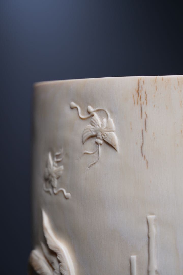 天然マンモス牙美しい手作り彫刻 金鶏報喜·一挙で有名になった 筆筒