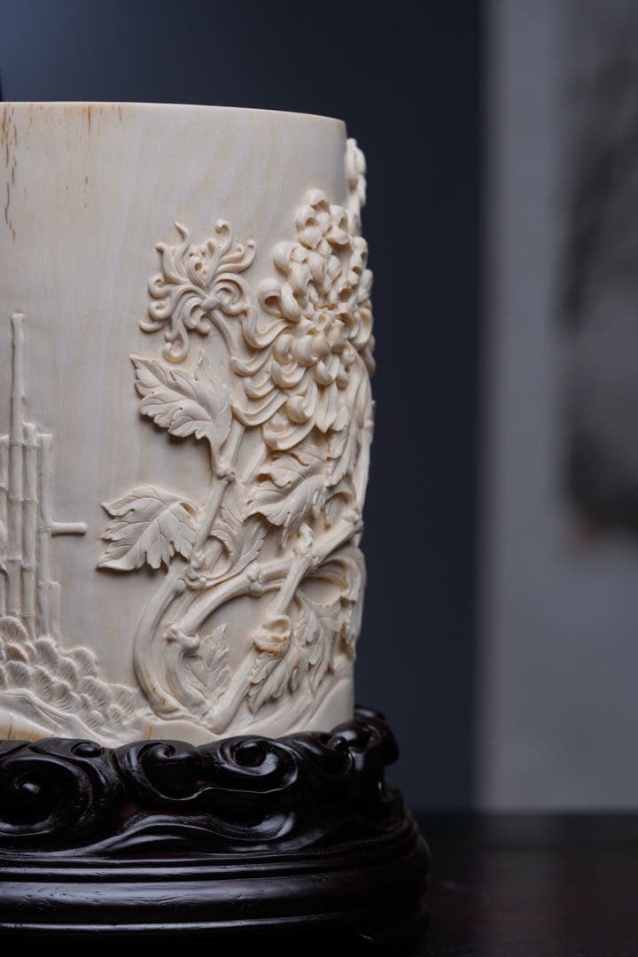 天然マンモス牙美しい手作り彫刻 金鶏報喜·一挙で有名になった 筆筒