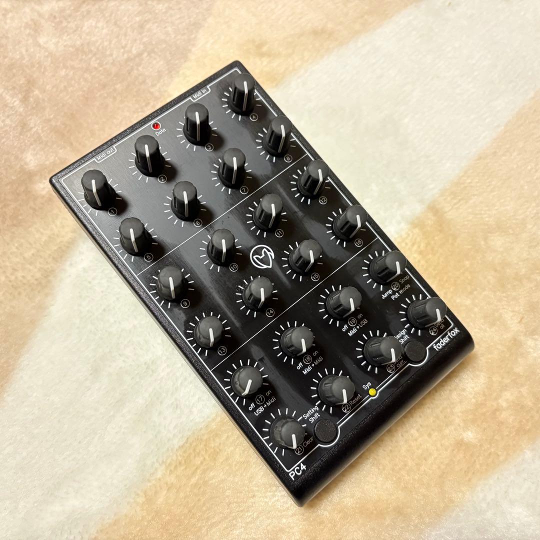 faderfox PC4 MIDIコントローラー