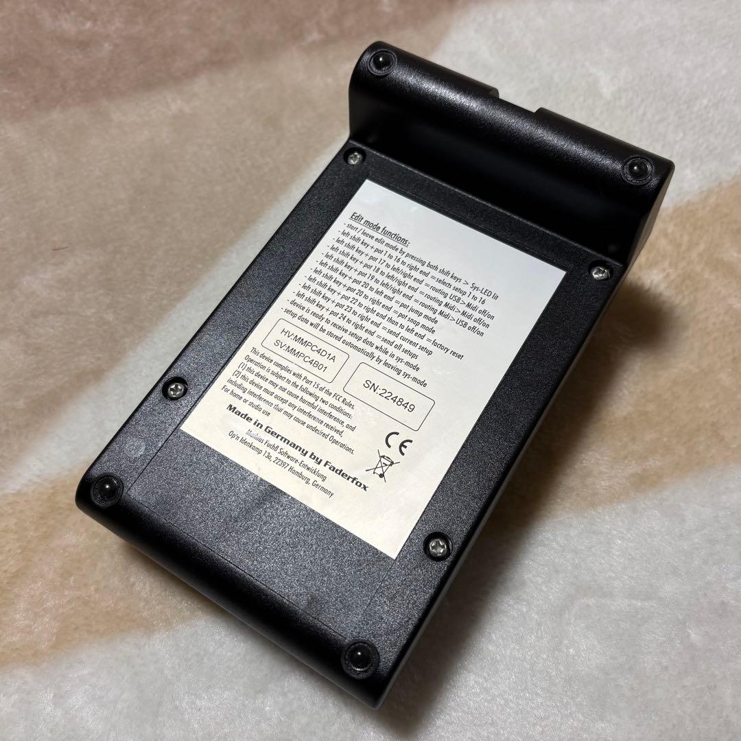 faderfox PC4 MIDIコントローラー