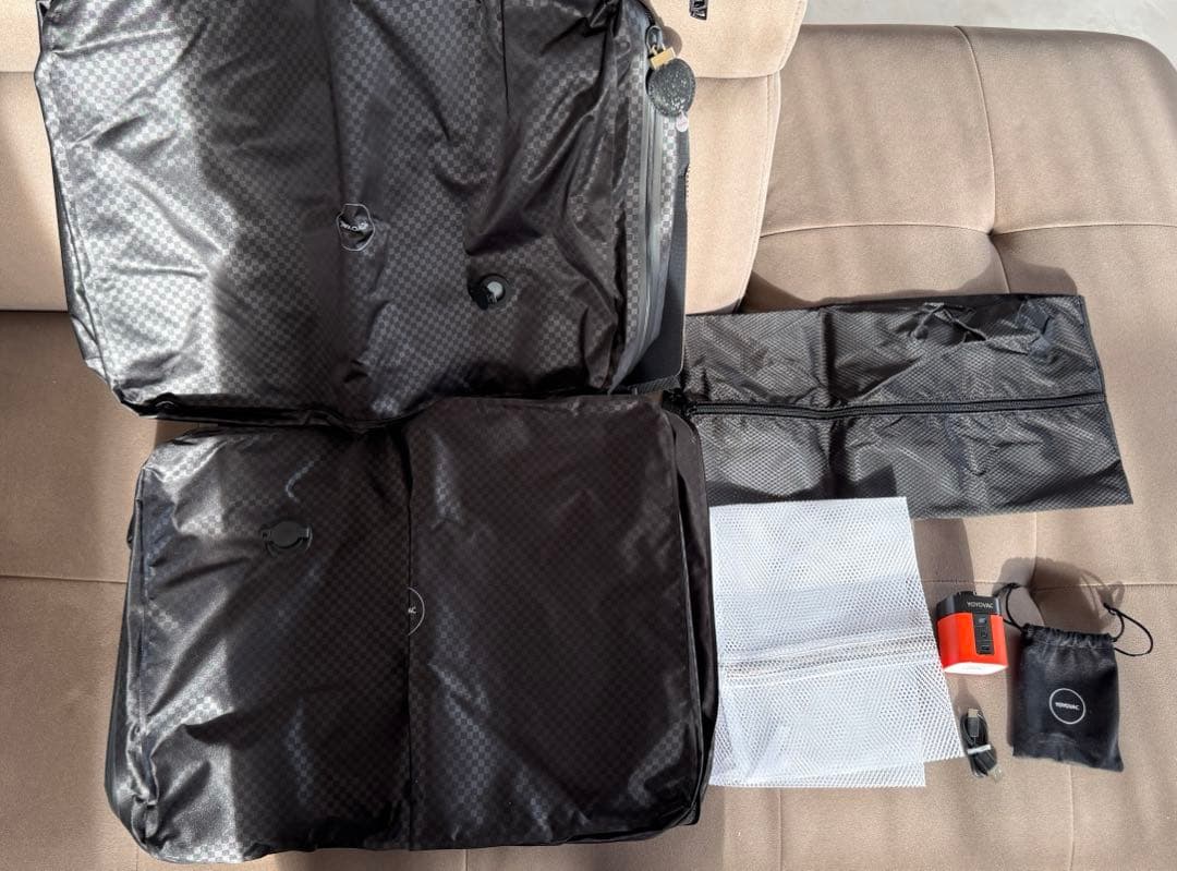 YOYOVAC旅行用圧縮トラベルバッグ 旅行用圧縮袋，圧縮バッグ，圧縮ポンプ付き