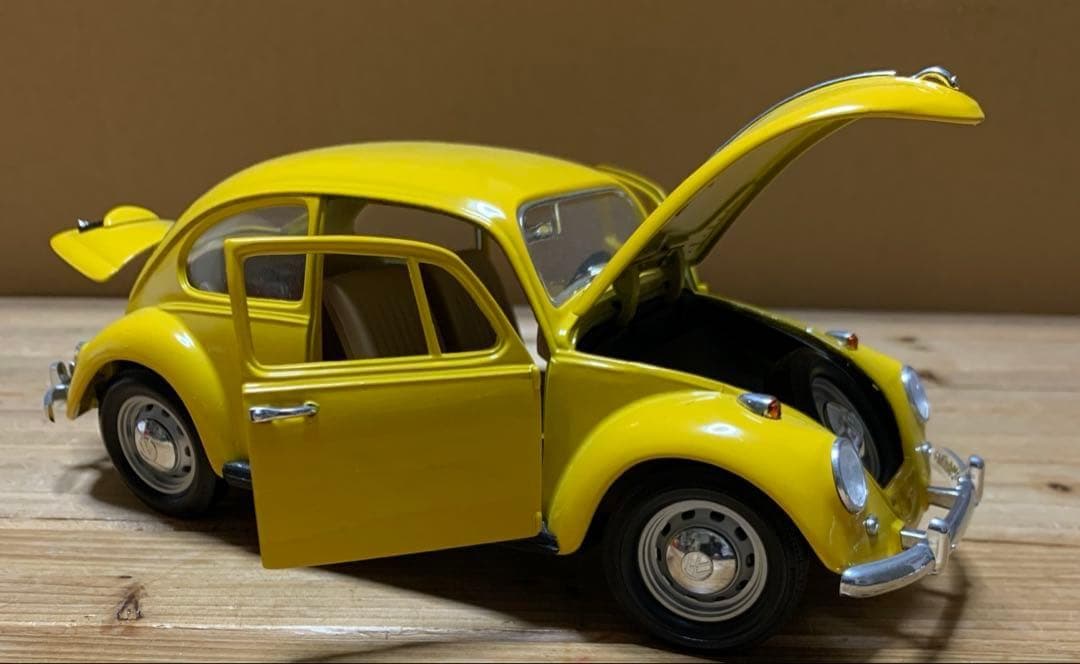 ミニカー　1/18 VW　フォルクスワーゲン　ビートル　1967　イエロー