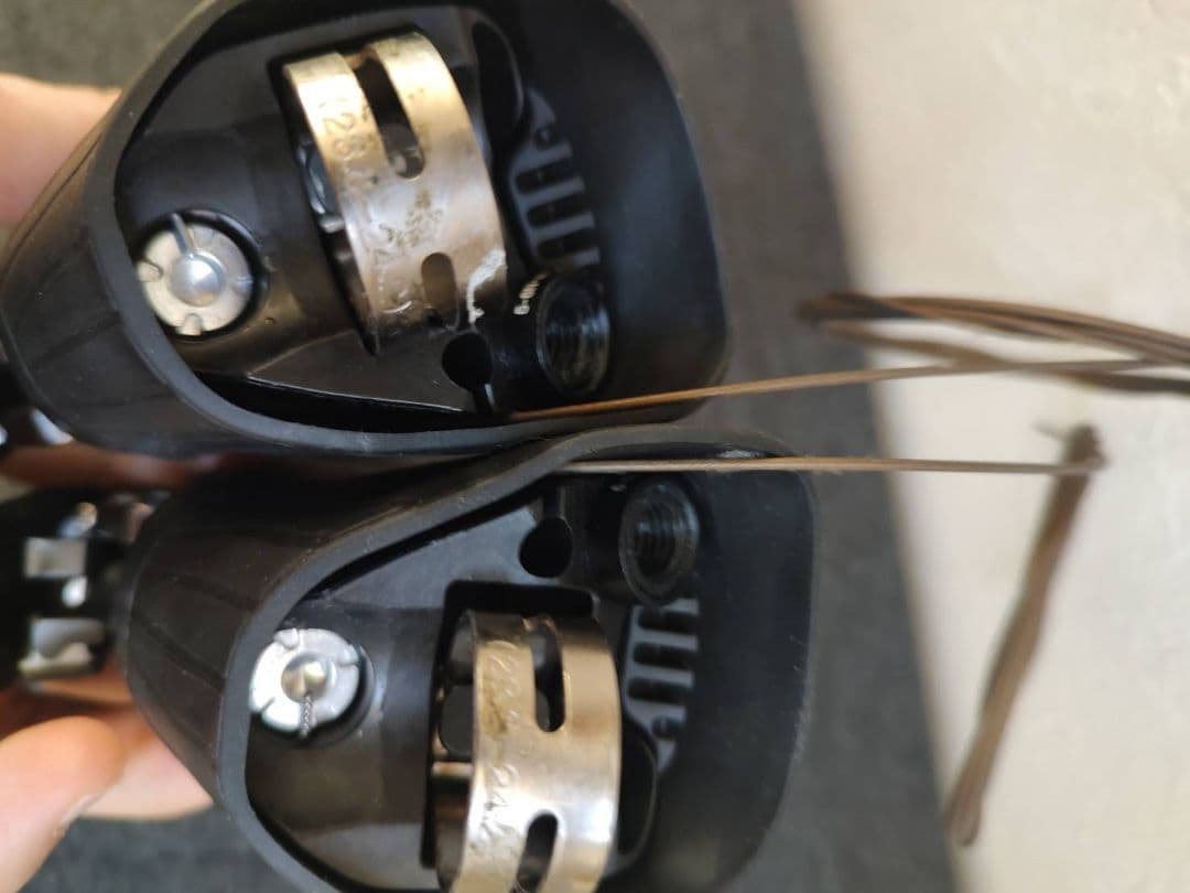 シマノ ULTEGRA ST-R8020 デュアルコントロールレバー