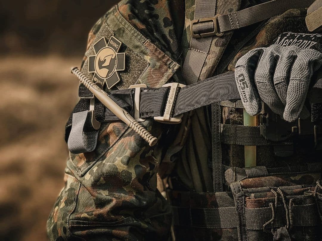 新品実物 米国FDA認証 RHINO TACTICAL 止血帯セット 自衛隊迷彩