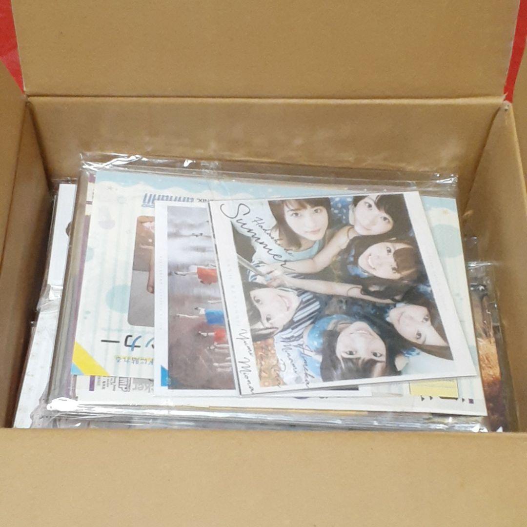 タレントグッズ400点以上のセットポストカード、ステッカー、コースター、色紙等