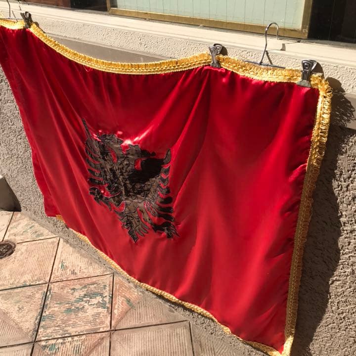 希少品！BIG アルバニア共和国国旗　東ヨーロッパ　ヴィンテージインダストリアル