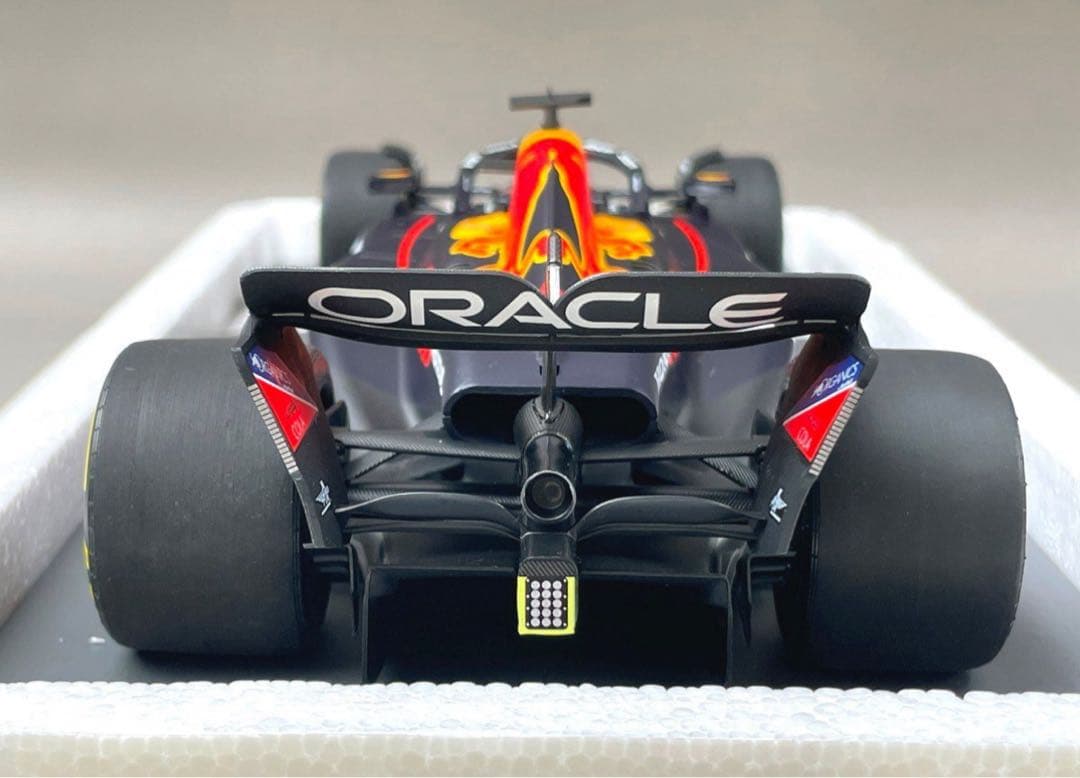 PMA ミニチャンプス 1/18 オラクル レッドブル レーシング RB19