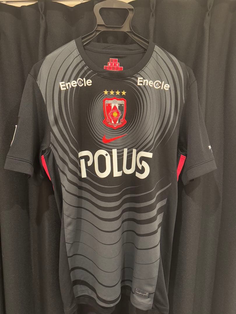 浦和レッズ　今シーズンサードユニフォーム　Lサイズ