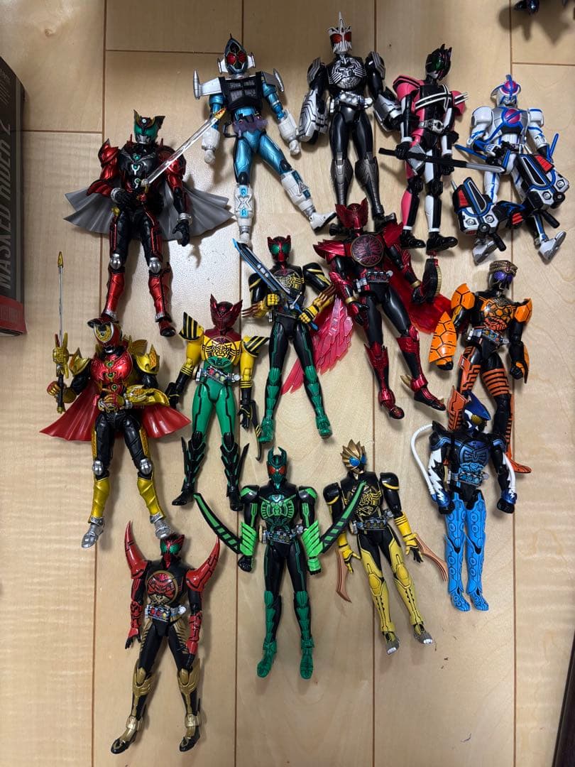 フィギュアーツ　仮面ライダー15体　オーズ 、キバ、新2号等