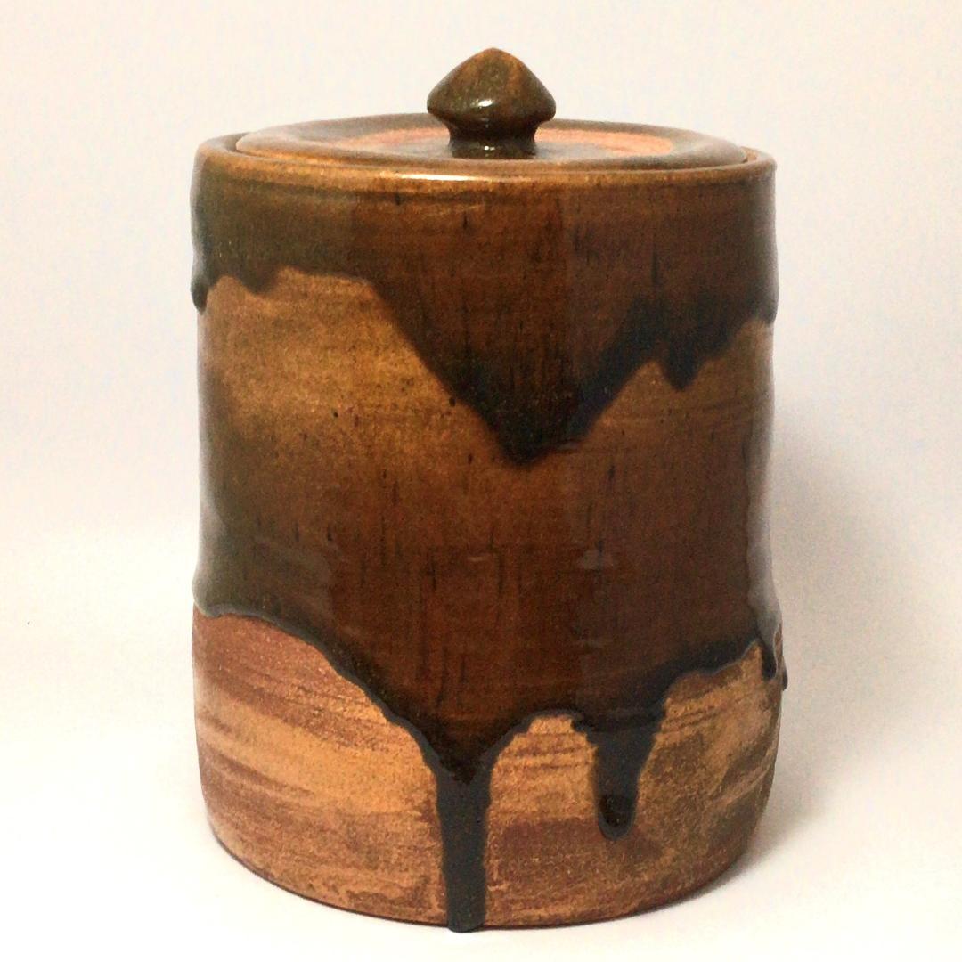 九代大樋長左衛門　飴釉流し筒形水指　共箱／大樋焼本家　お茶道具