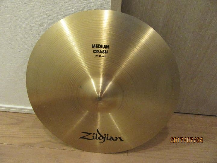 Avedis Zildjian  17インチ クラッシュ シンバル