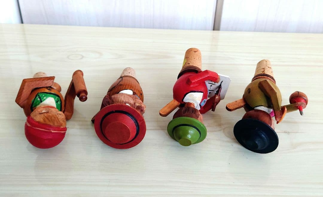 アンティーク　木彫り　人形からくり ボトルストッパー　4個