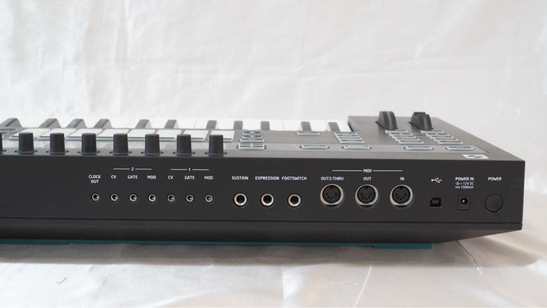 Novation SL MkIII 61鍵（MIDIキーボード）