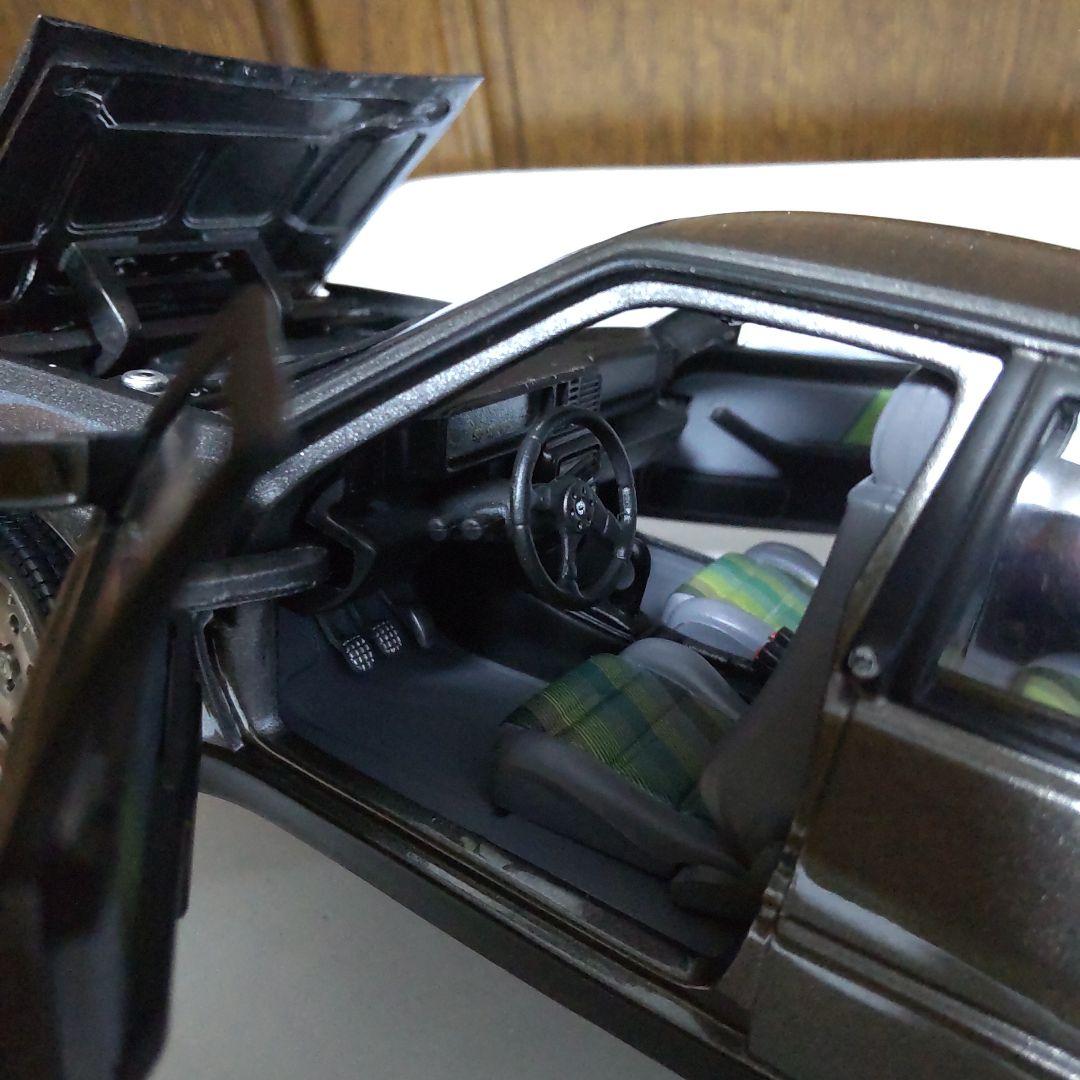 ランチア デルタ HF インテグラーレ 16V グリジオクォーツ サンスター