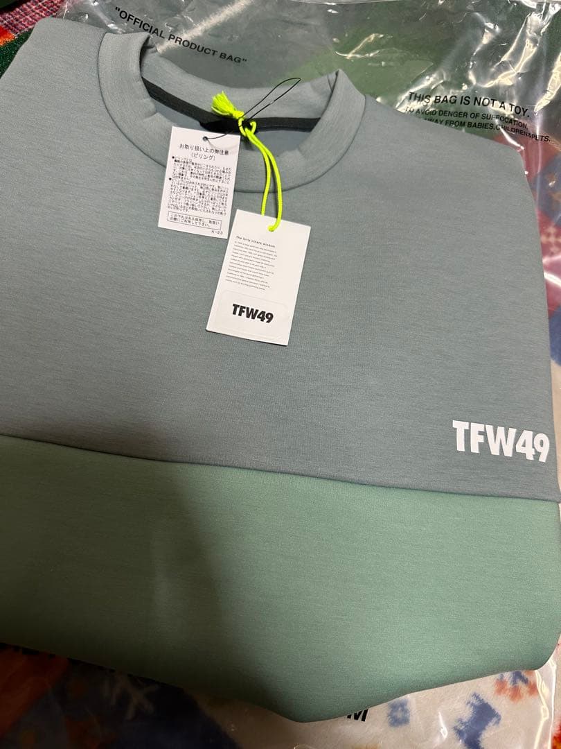 TFW49 CARDBOARD MATERIAL CREW Mサイズ