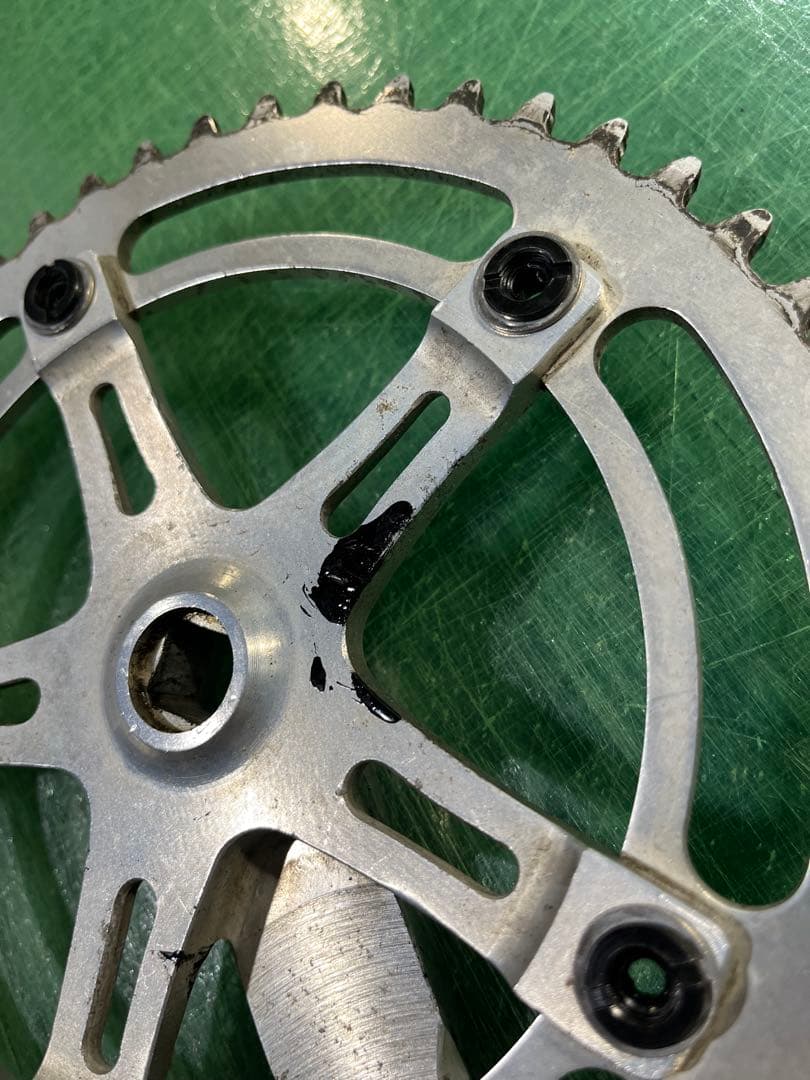 SUGINO クランク　チェーンリング　48T 右シルバー　左ブラック