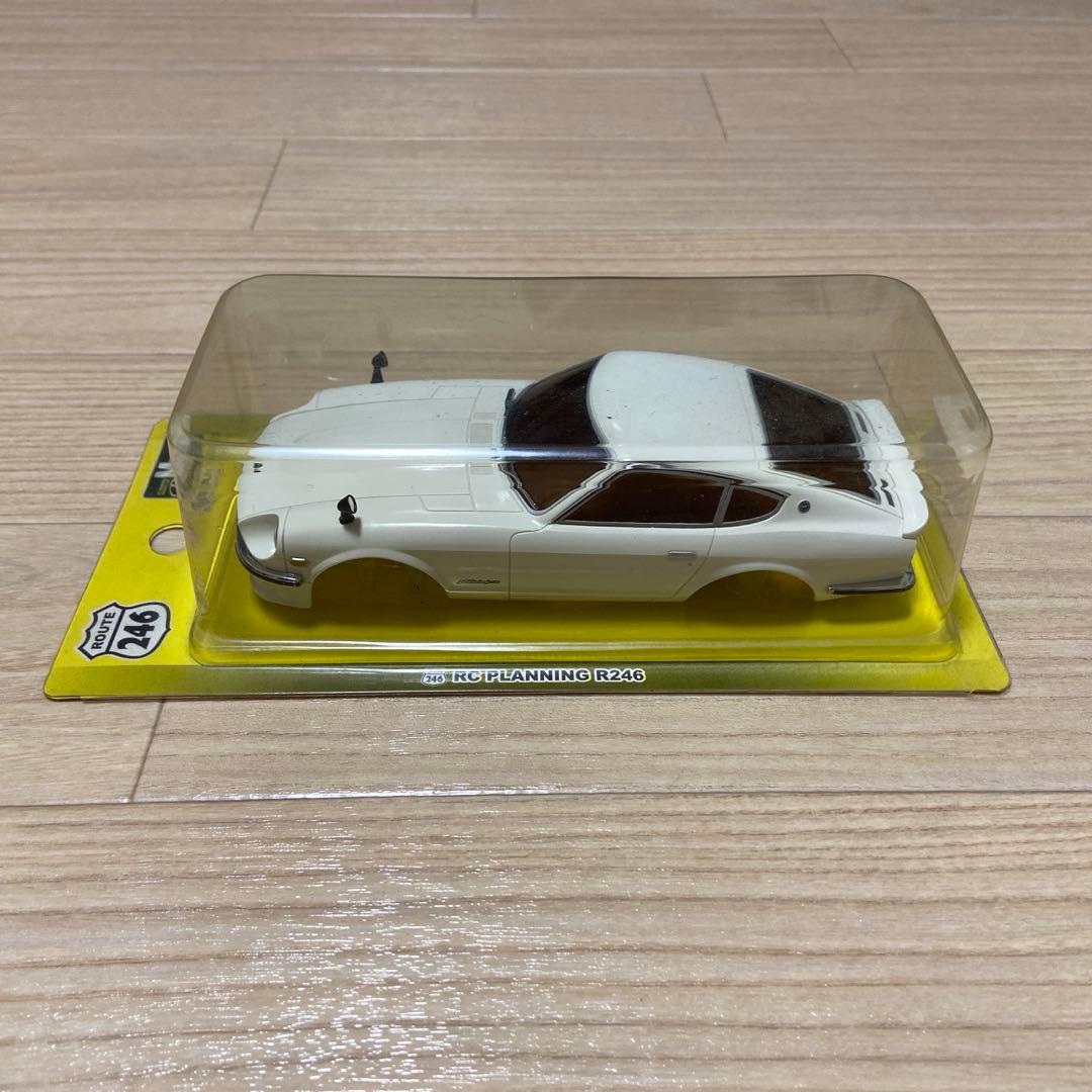 京商 ミニッツ　ボディ フェアレディＺ　白