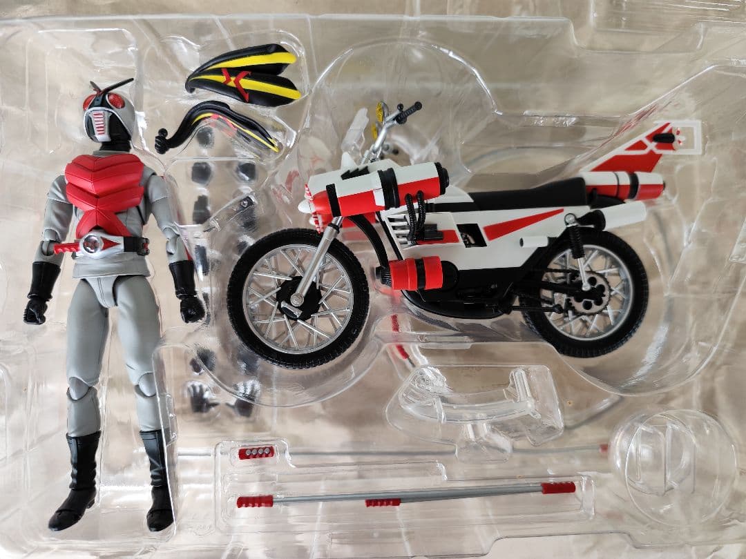 SHFiguarts 仮面ライダーX & クルーザー