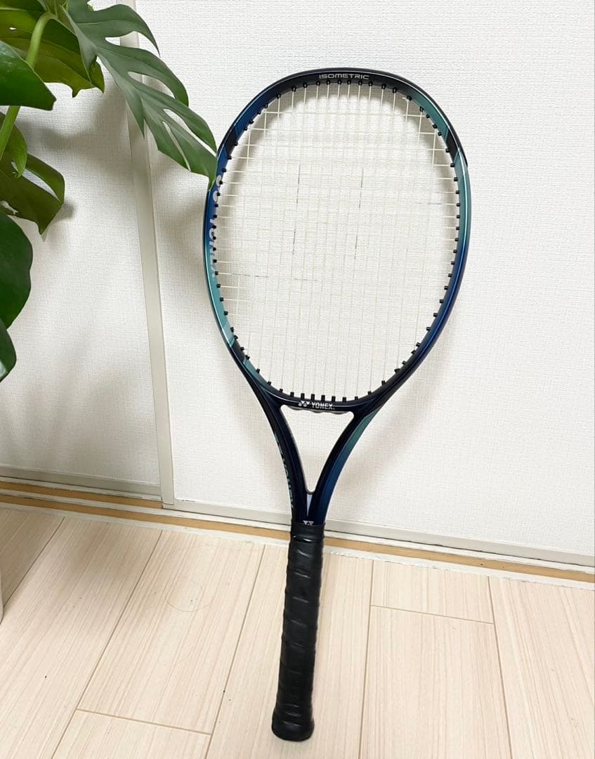 【used】美品YONEX EZONE105 グリップ2 新品ストリング付