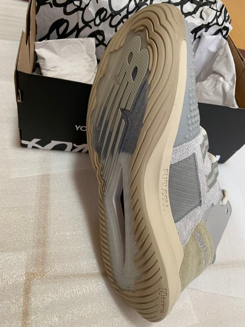 テニスシューズ　ニューバランス限定モデル　UCHCOCOH