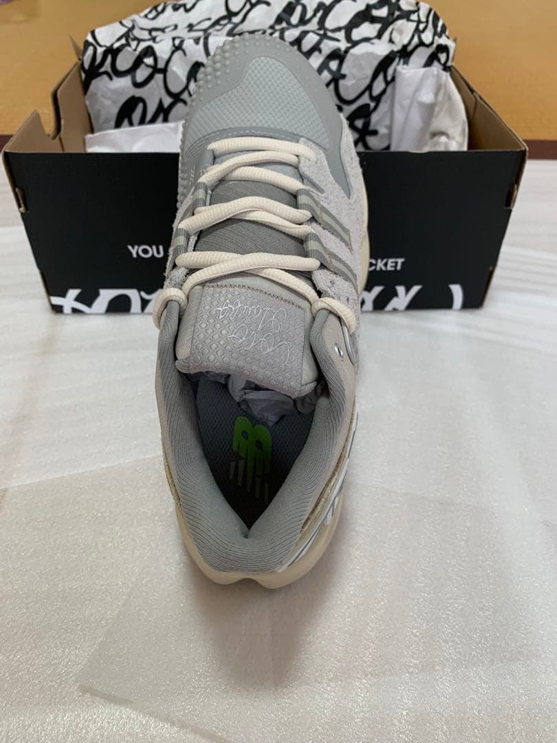 テニスシューズ　ニューバランス限定モデル　UCHCOCOH