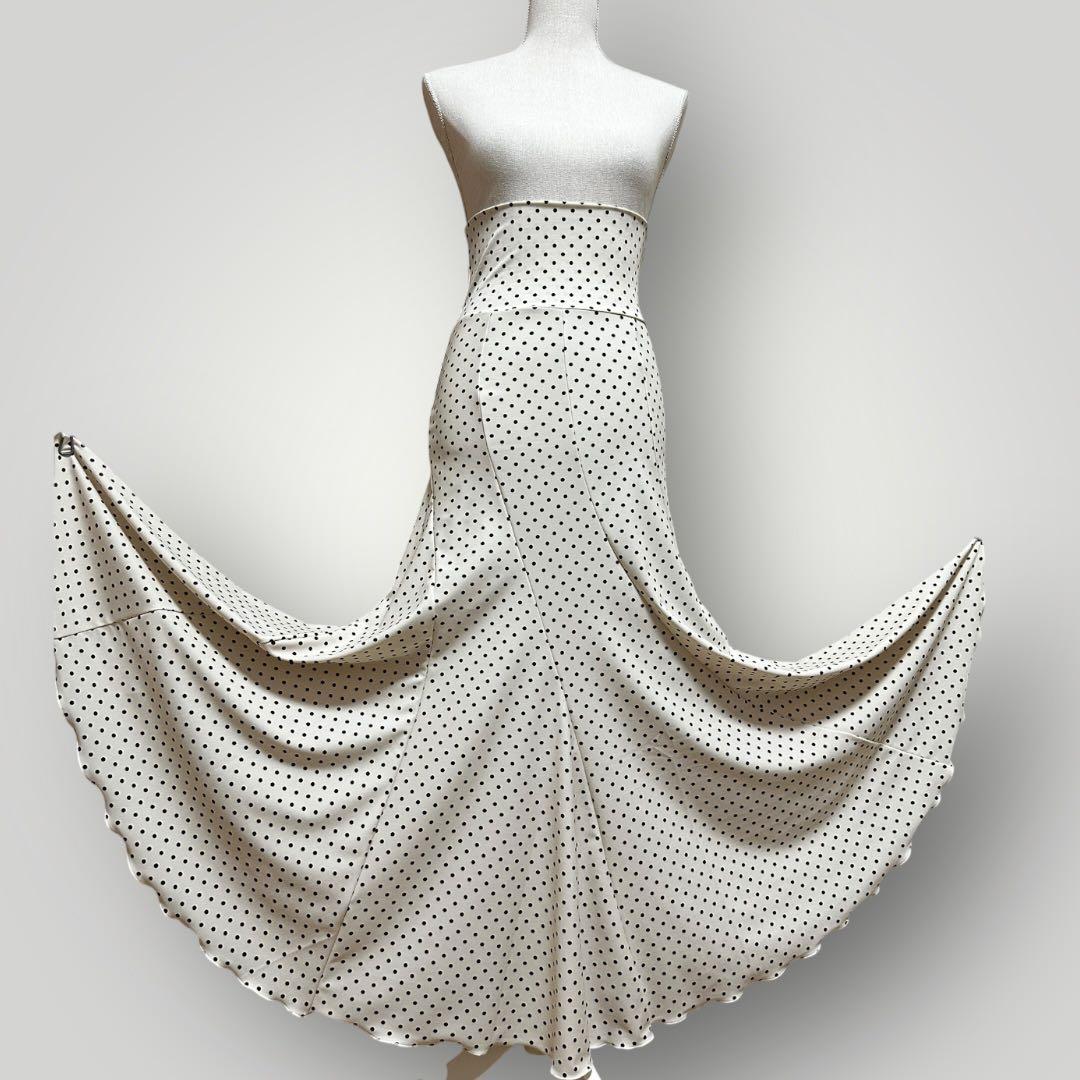 フラメンコファルダ　エスカルゴタイプ　アイボリー水玉