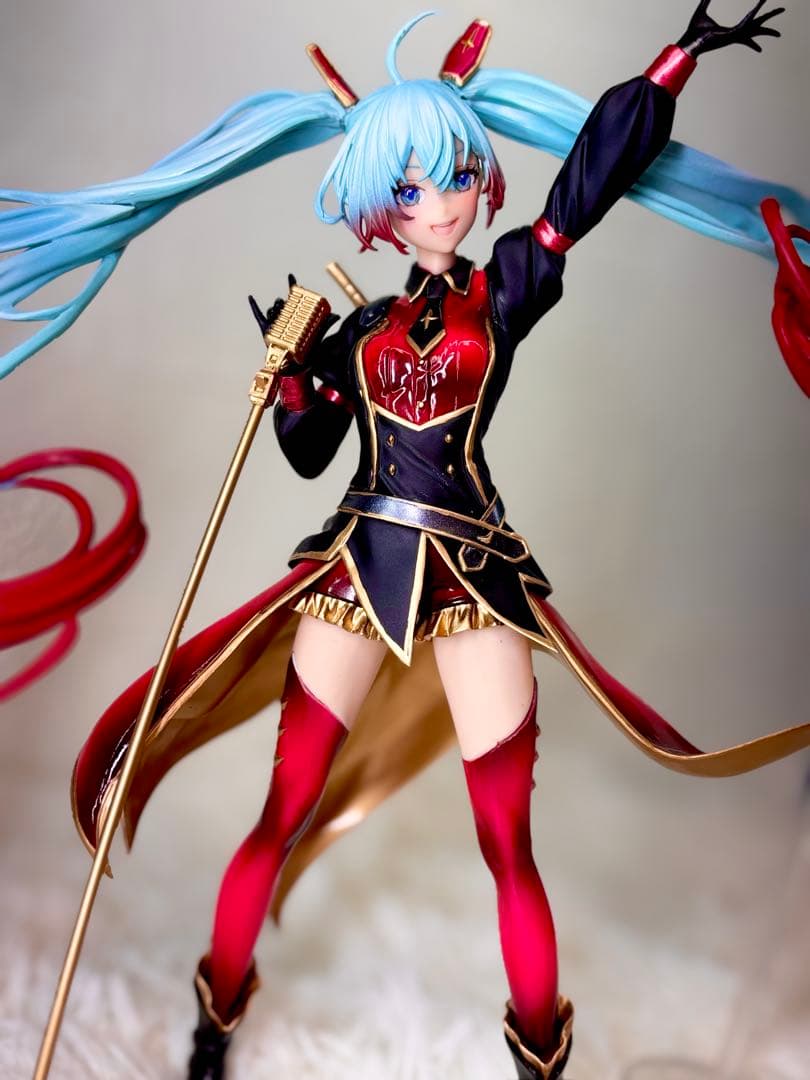 n*m様 初音ミク　フィギュア　リペイント　ガンダムコラボ　シャアカラーver