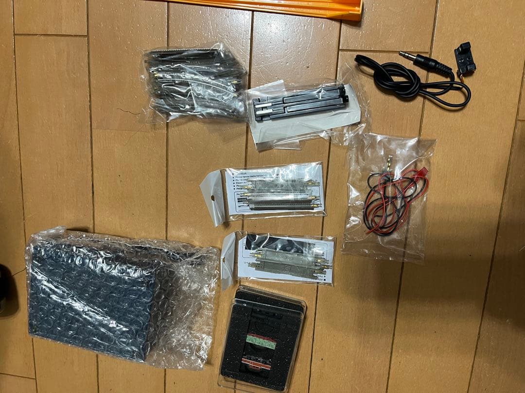 Tゲージシリーズ R-042 PWMパワーボックス&基本トラックセット　貨物列車