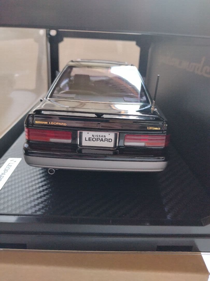 Junichi　1/18レパード　F31　アルティマ　ブラックツートン