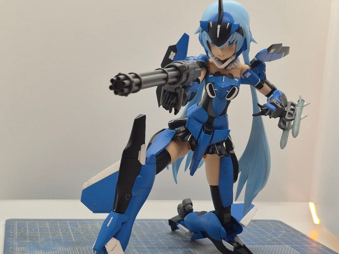 フレームアームズガール　スティレット　グランデスケール　塗装済み
