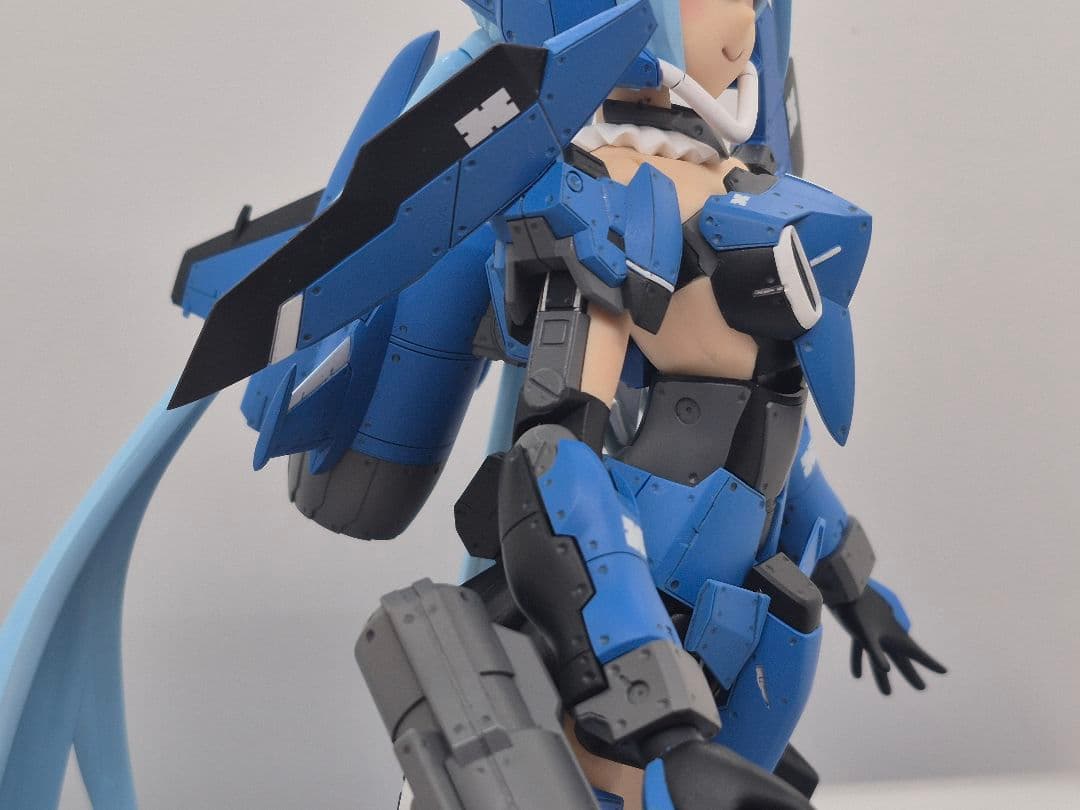 フレームアームズガール　スティレット　グランデスケール　塗装済み