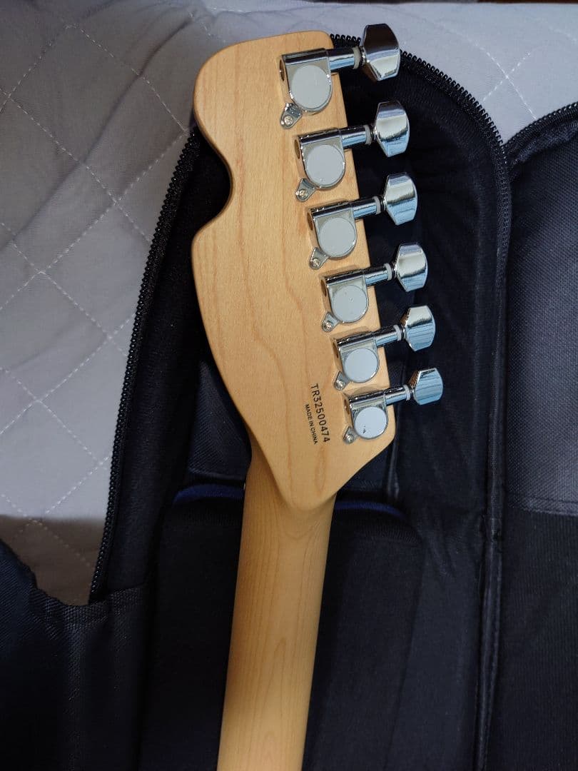 PEOZ / TR3　スマートギター　【別売ケース付】