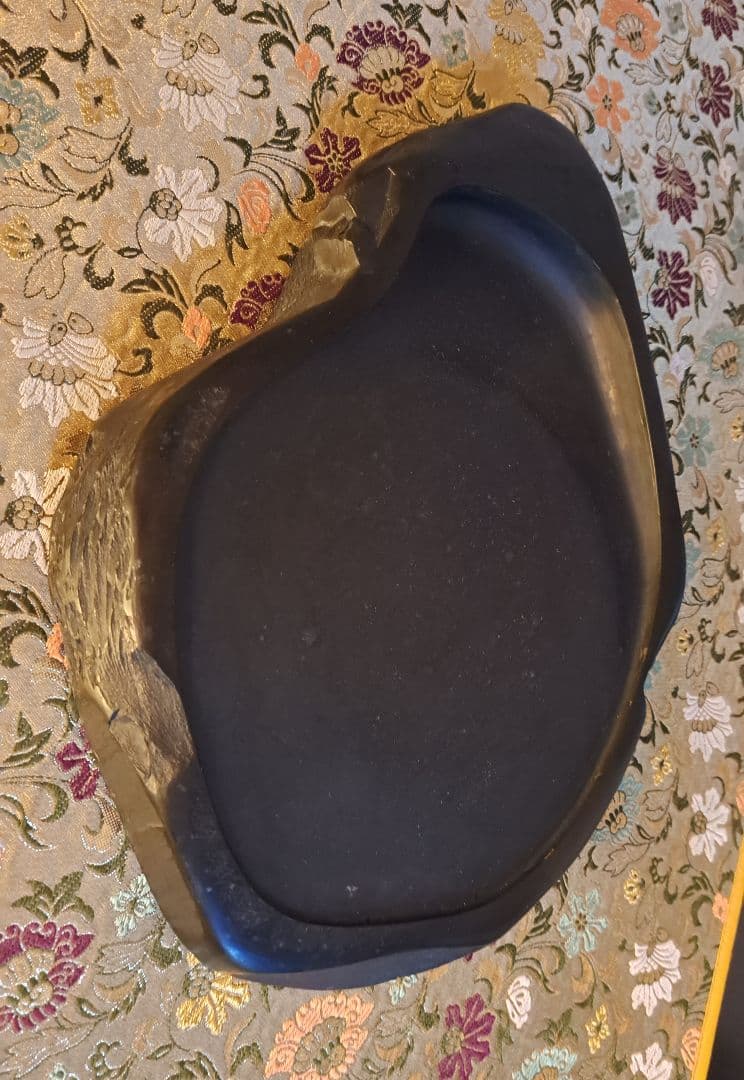 【雨畑真石】大型(30cm超)硯　秀峰作