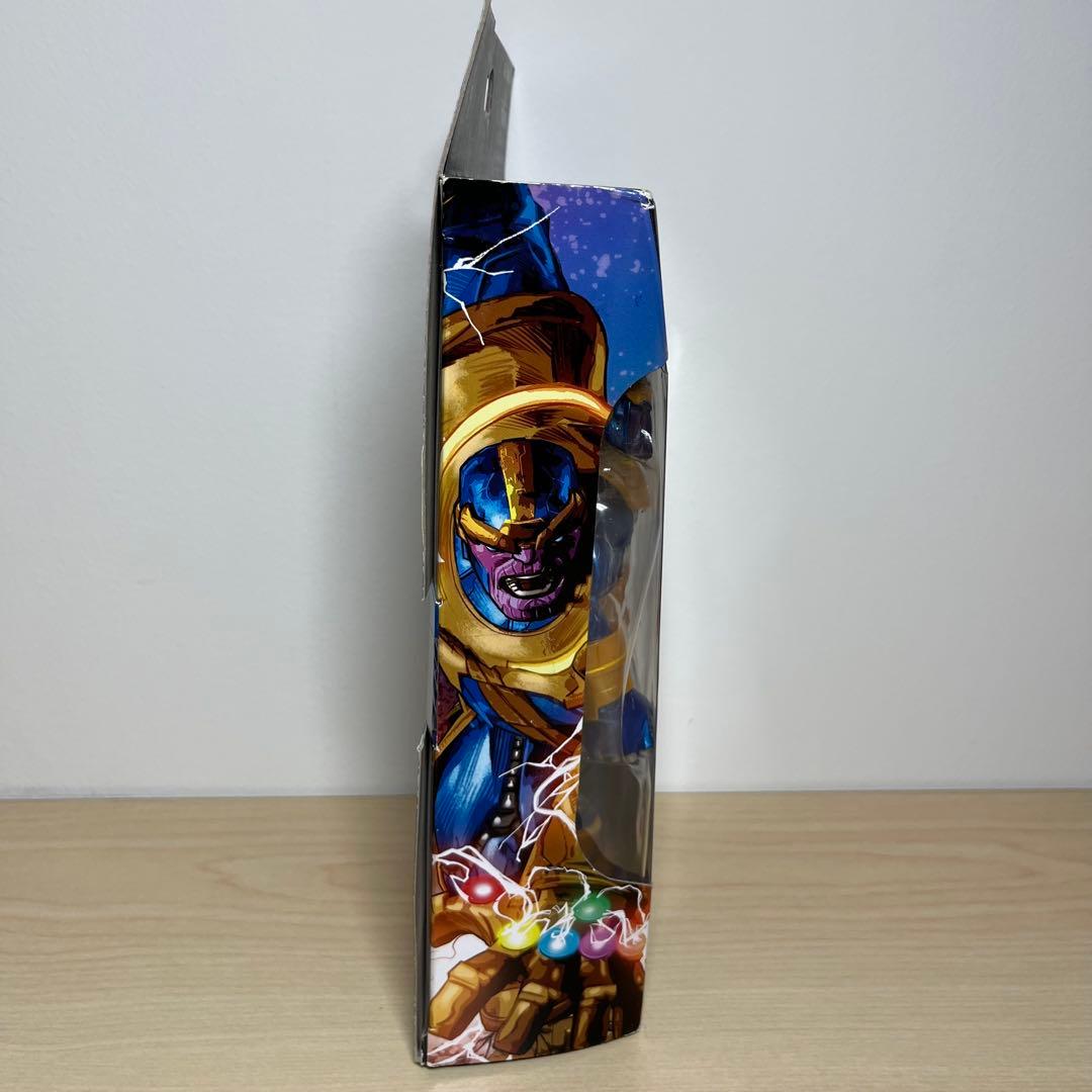 Walmart限定　ハズブロ　マーベルレジェンド　サノス　フィギュア