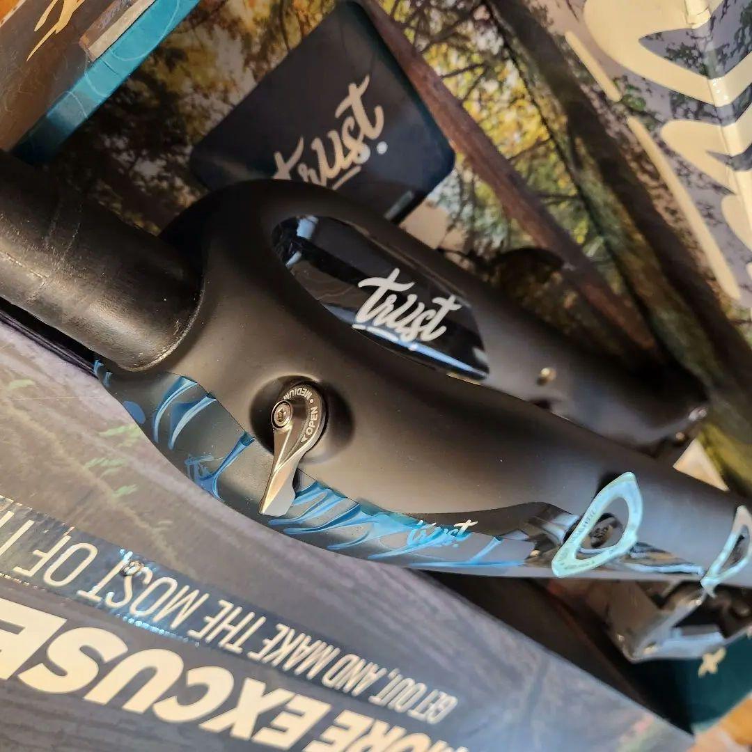 最高級 新品未使用 Trust message サスペンションフォーク