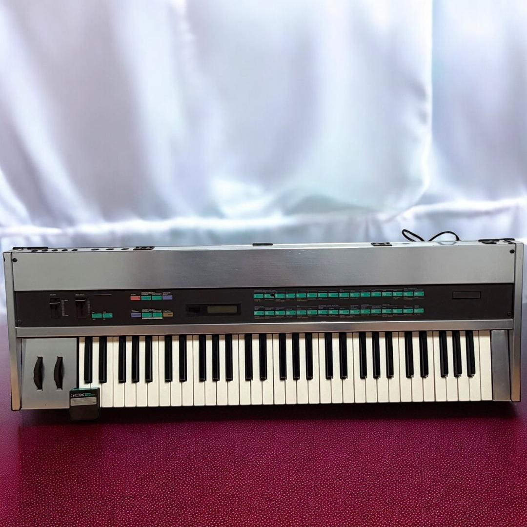 ☆良品 ヤマハ DX7 シンセサイザー VRC-107 カートリッジ付 シルバー
