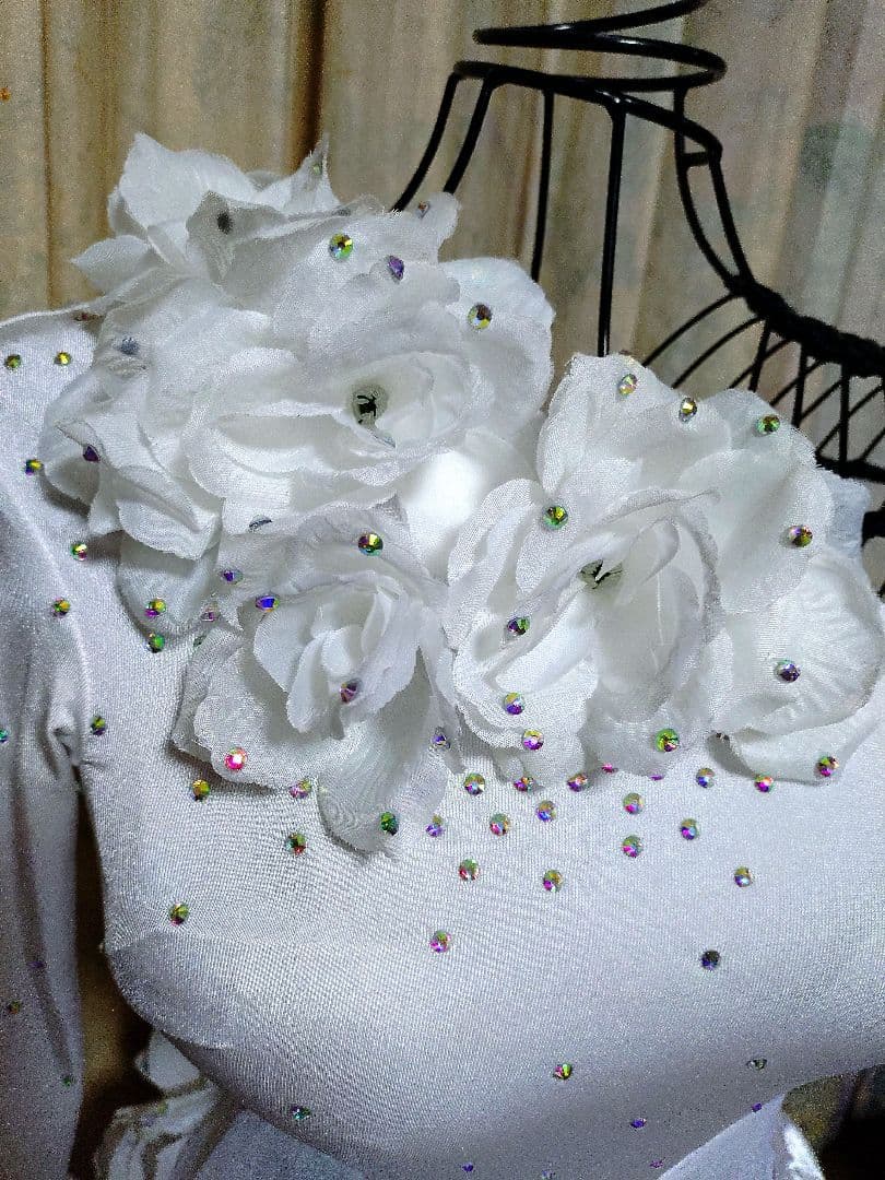 ホワイトサテン風社交ダンスドレスXSサイズ