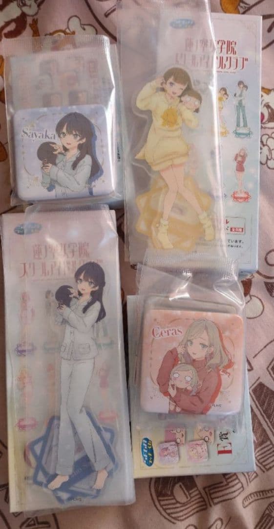 虹ヶ咲　アクリルカード10種　蓮ノ空のラッキーくじのアクスタと缶バッジのまとめ