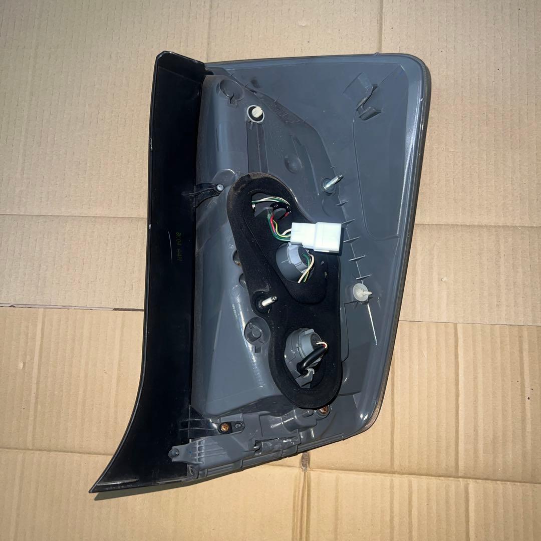 プリウス 30系LED 左テールランプ