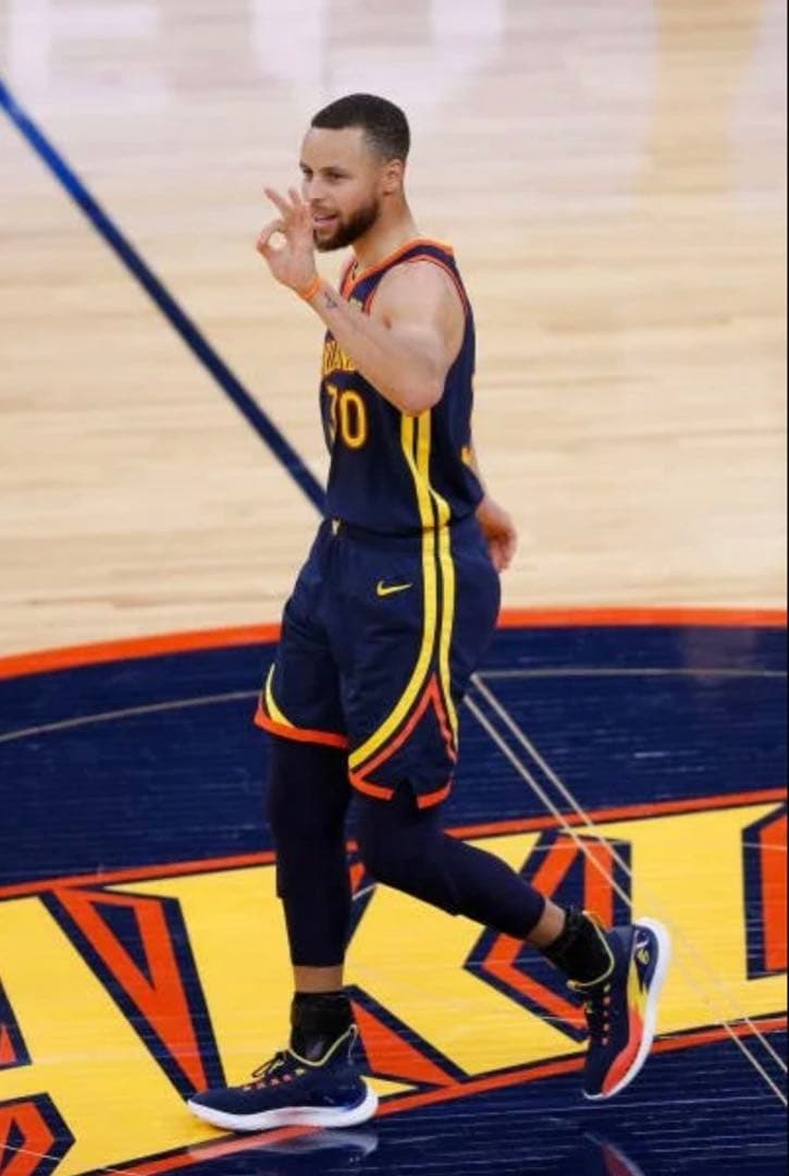 【新品】 CURRY 8 ステフィン カリー アンダーアーマー NIKE ナイキ