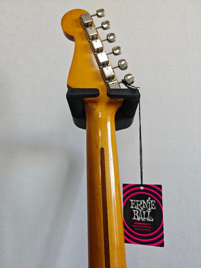 Fender Japan ST57-55 Sunburst Eシリアル