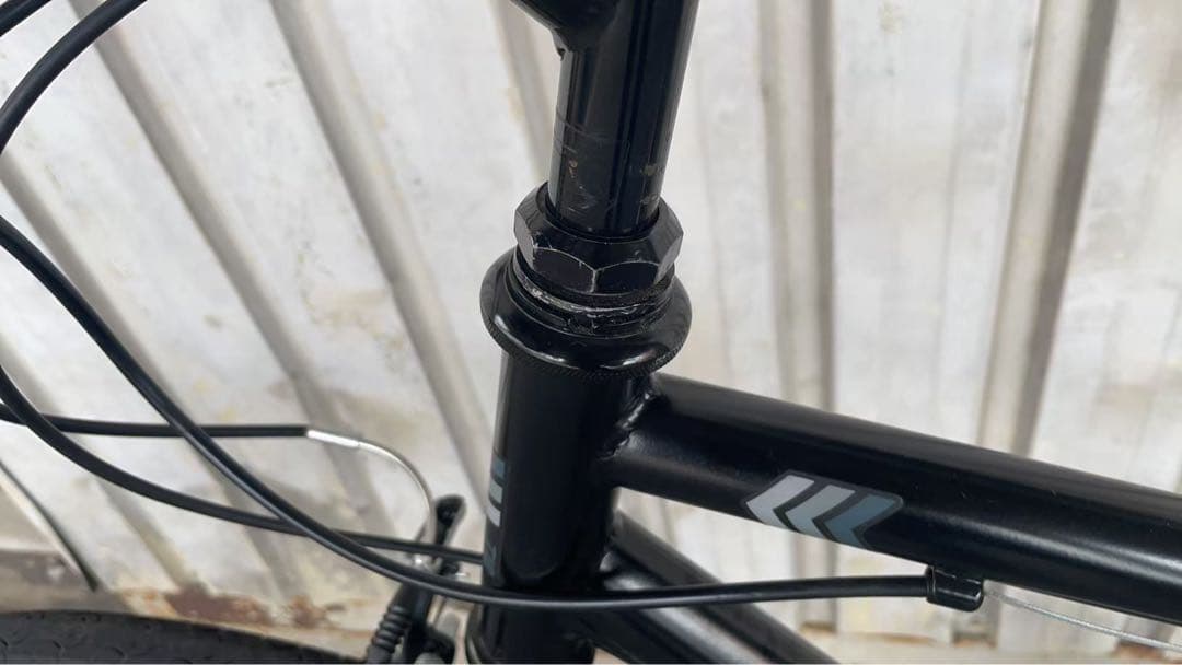 クロスバイク 700C 27インチ シマノ 7段変速機自転車