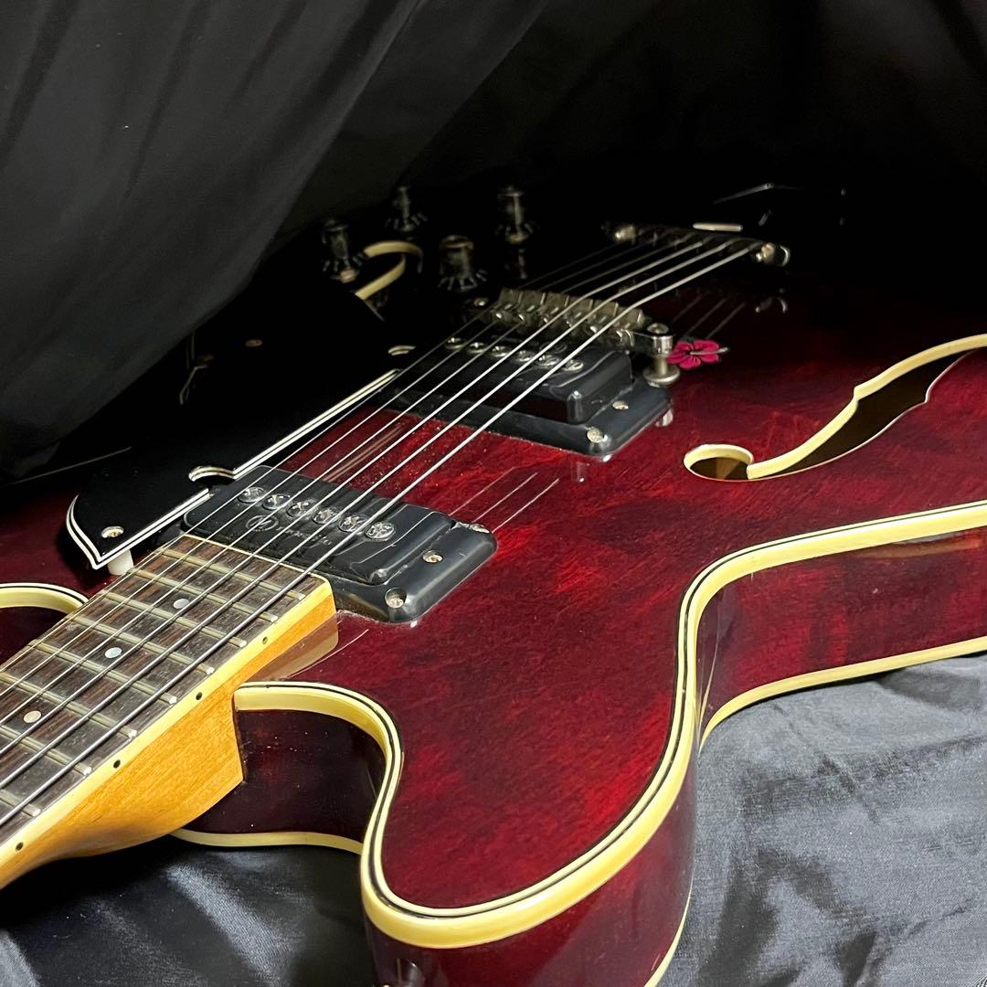 mosrite Avengers　セミアコ