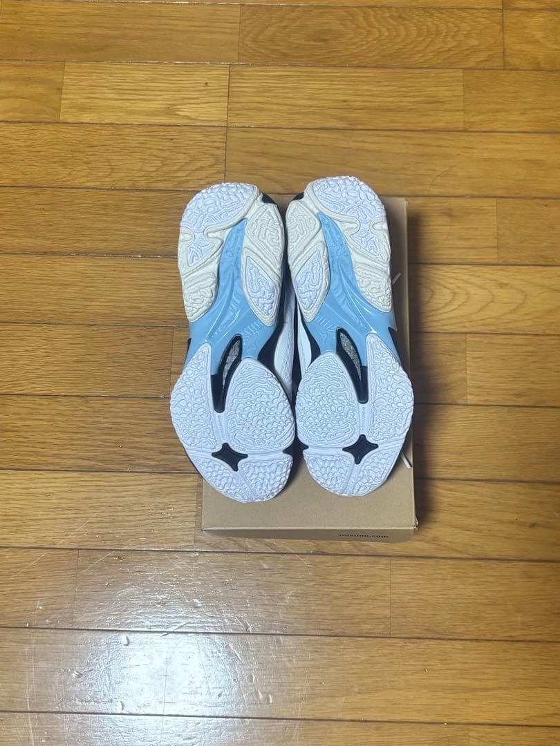 ミズノ ウエーブライトニング Z8 バレーボールシューズ 23.0cm 美品