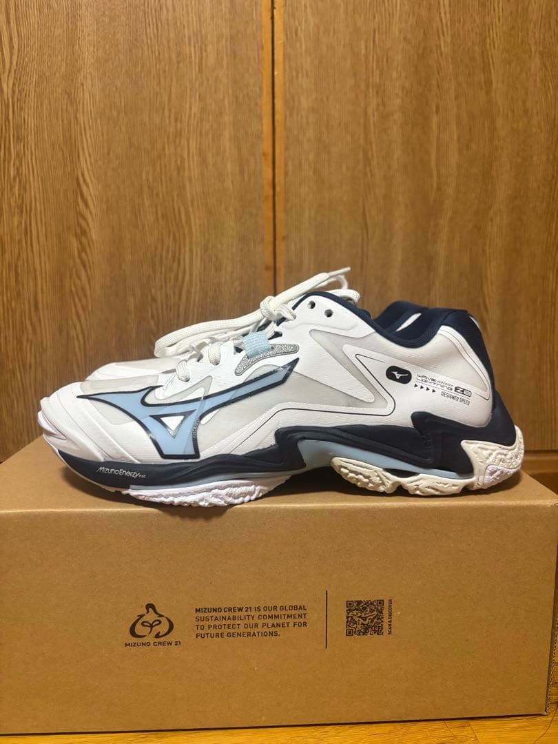 ミズノ ウエーブライトニング Z8 バレーボールシューズ 23.0cm 美品